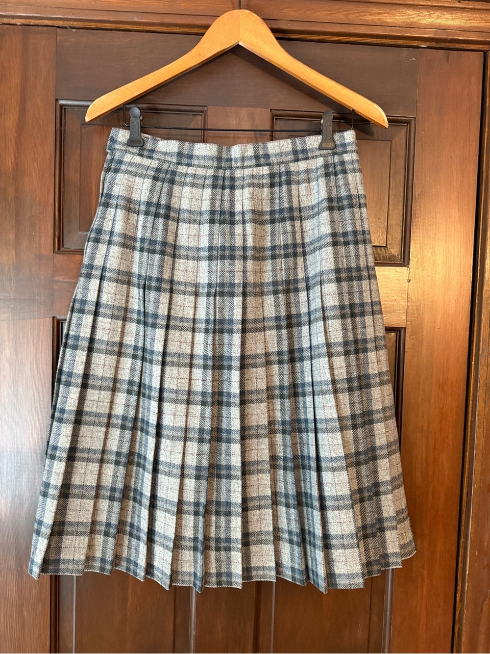 Vintage Wool Classic Plaid Pleated A-Line Skirt in Grey